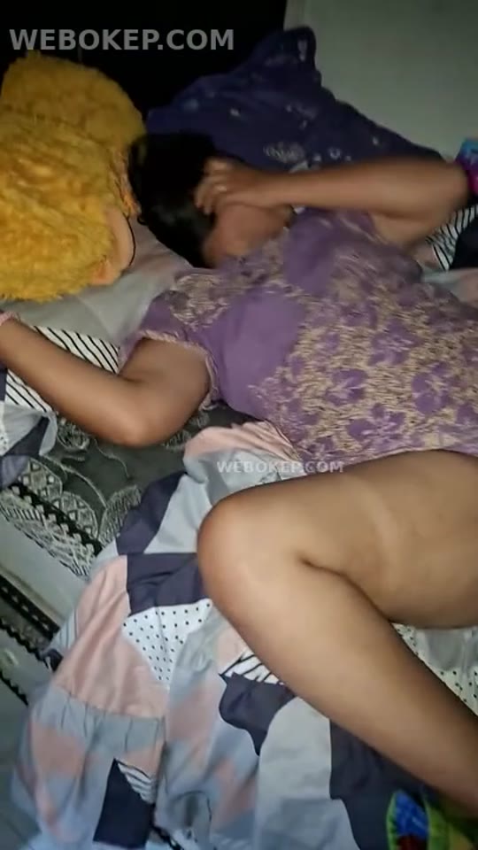 Memek Tante Tobrut Dijilmek Bulu Tipis